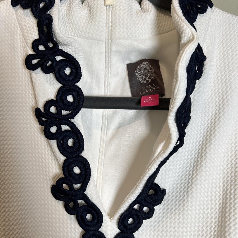Vince Camuto Knee Length Shift Dress Size 6 White Sleeveless Back Zip High Neck - Picture 3 of 9
